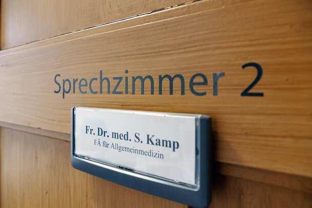 Hausarztpraxis Kamp - Sprechzimmer